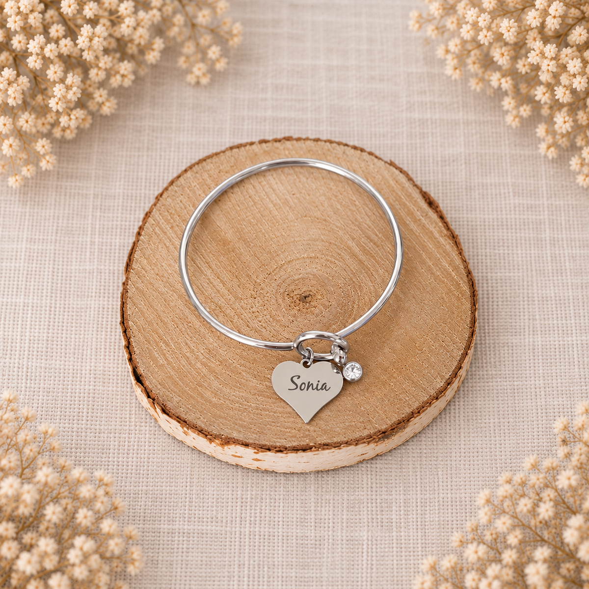 Brazalete Cora plateado corazón grabado personalizado | Chopicus